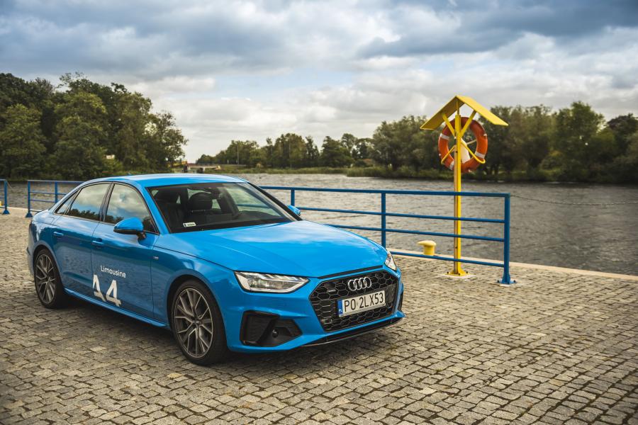  Audi A4 45 TFSI Quattro S-Line (B9) 2019 года  (WW) (фото 6 из 12)